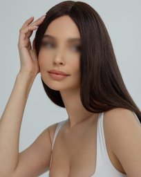 Adel 21 years London 1